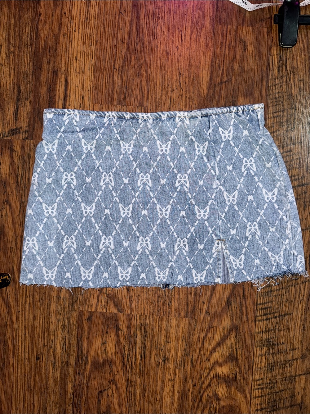Tinseltown Blue Butterfly-Pattern Mini Skirt 17.M